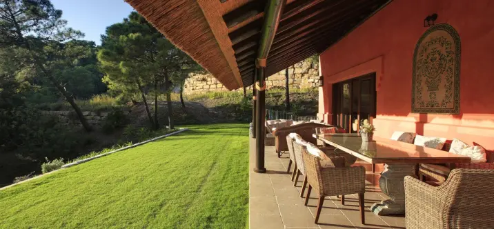 Sale of detached villa in Benahavís 2