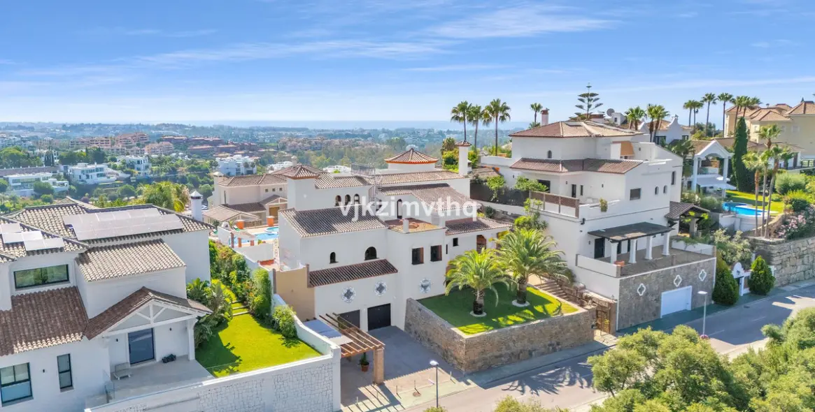 Sale of detached villa in Benahavís 1