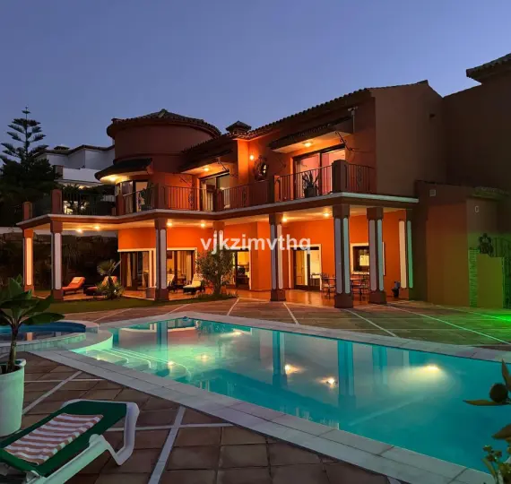 Sale of detached villa in Benahavís