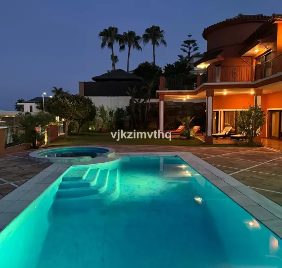 Sale of detached villa in Benahavís