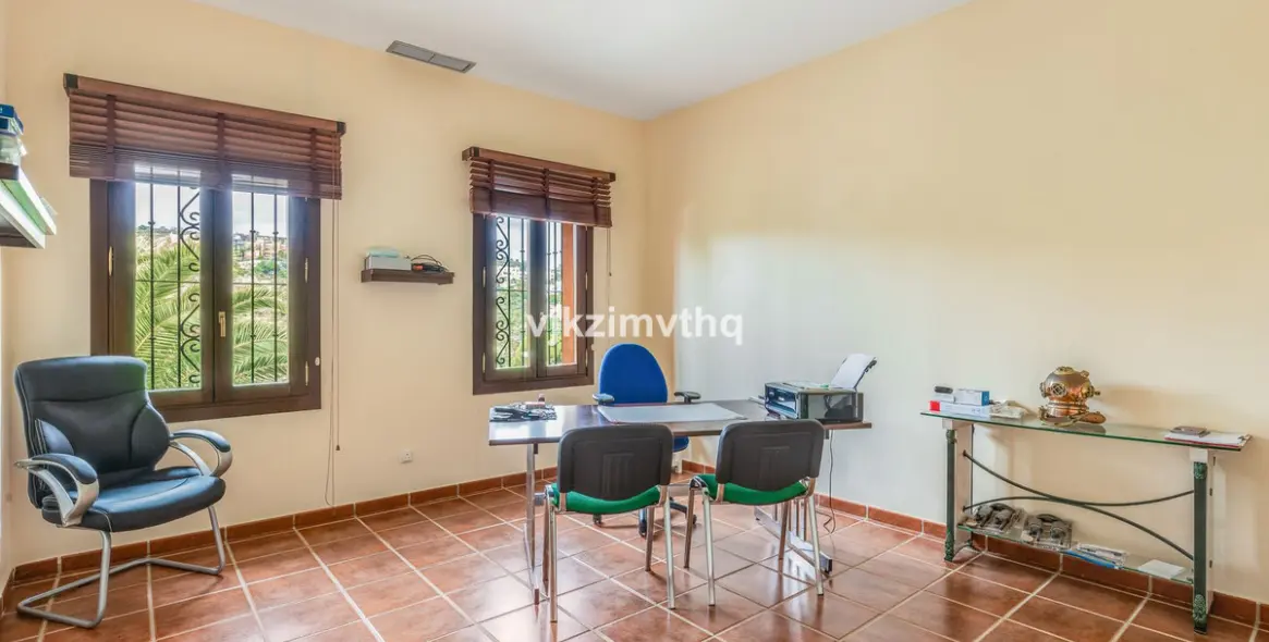 Sale of detached villa in Benahavís 12