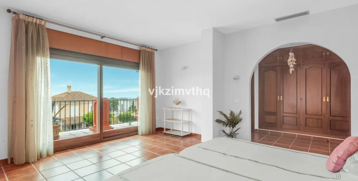 Sale of detached villa in Benahavís 19