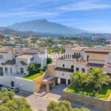 Sale of detached villa in Benahavís