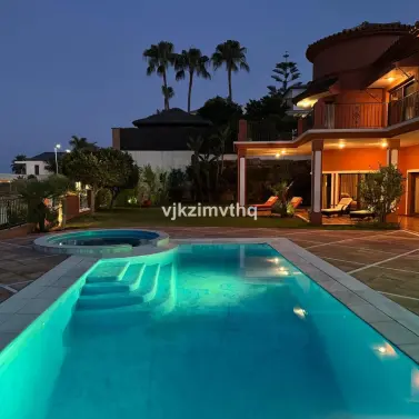 Sale of detached villa in Benahavís