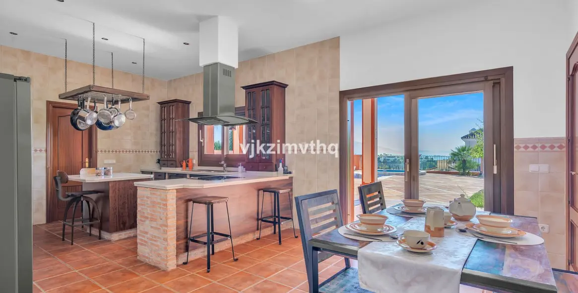 Sale of detached villa in Benahavís 15