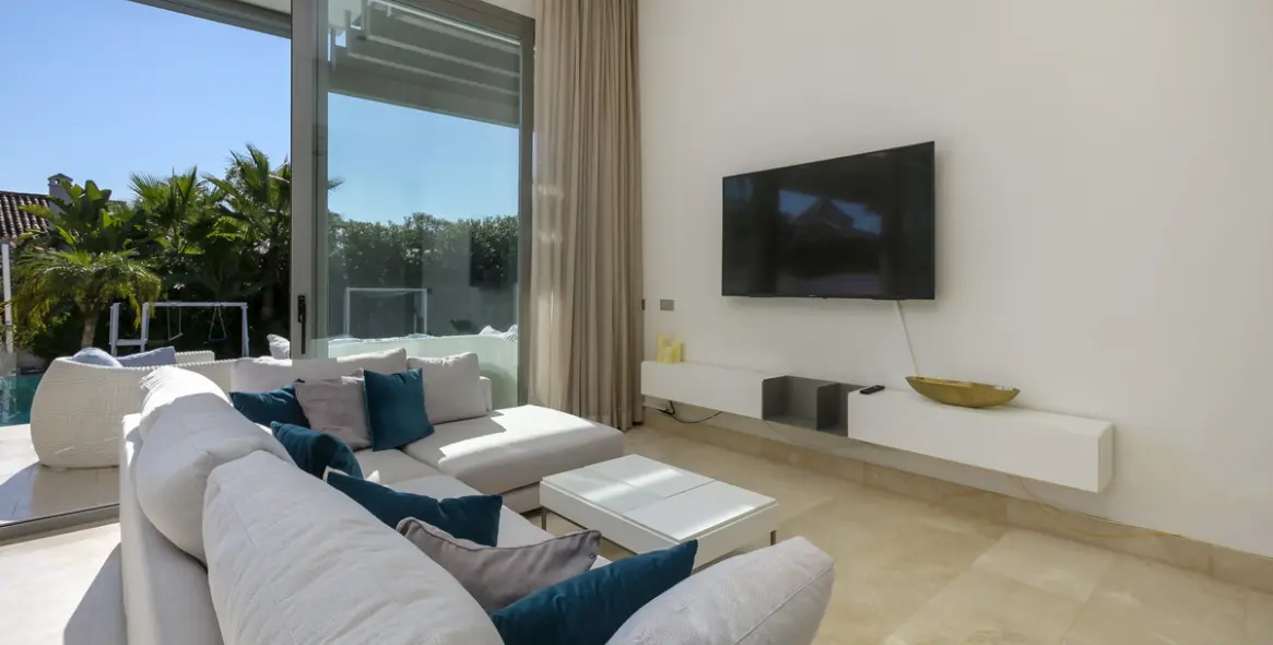 Long-term rent of detached villa in La Quinta 6