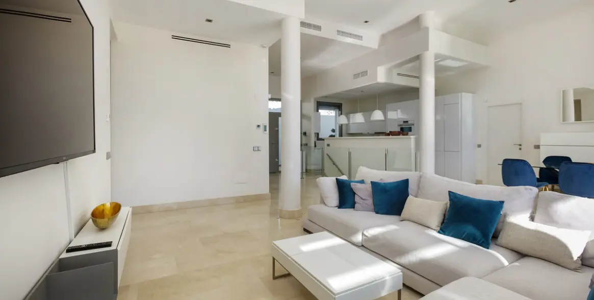 Long-term rent of detached villa in La Quinta 12