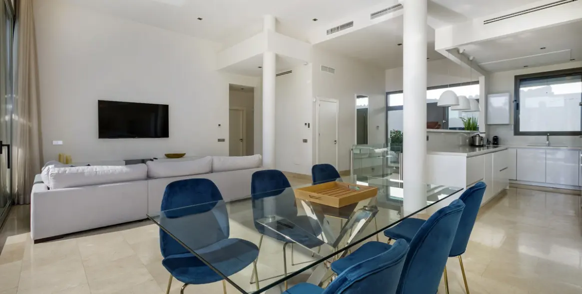 Long-term rent of detached villa in La Quinta 16