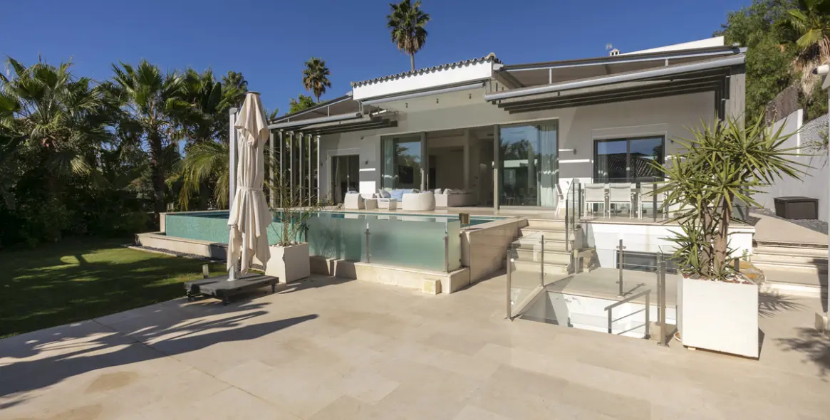 Long-term rent of detached villa in La Quinta 18