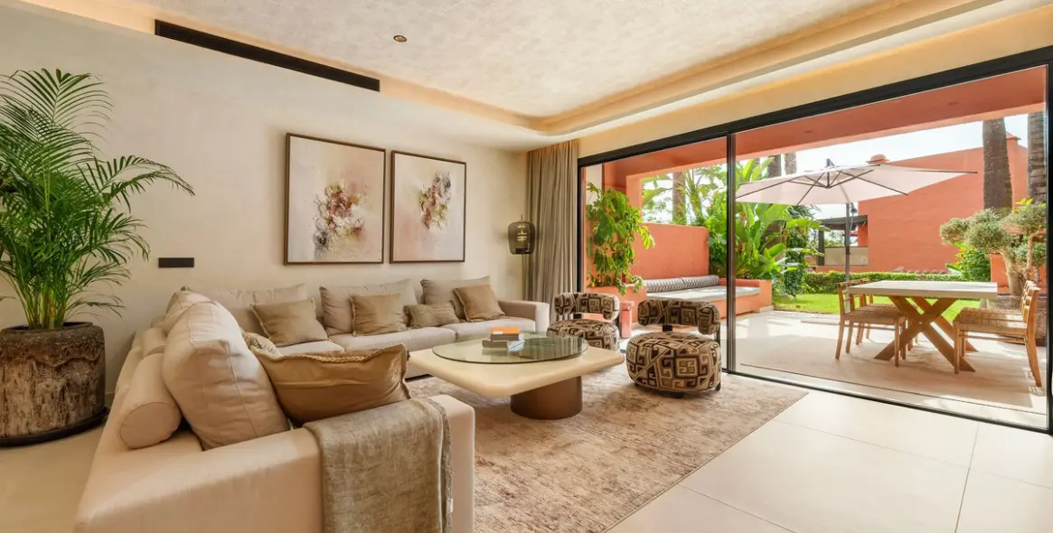 Sale of semi-detached house in Marbella (district The Golden Mile) 1