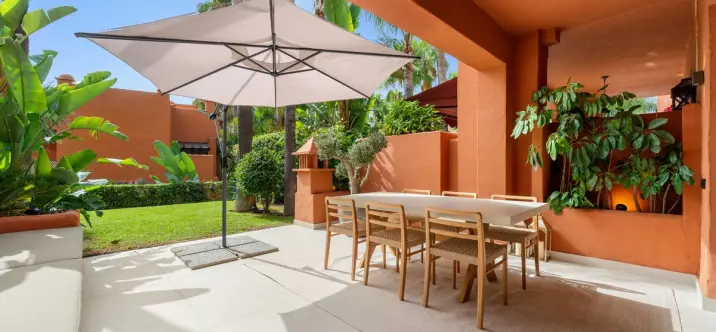 Semi-detached house R5126059 1