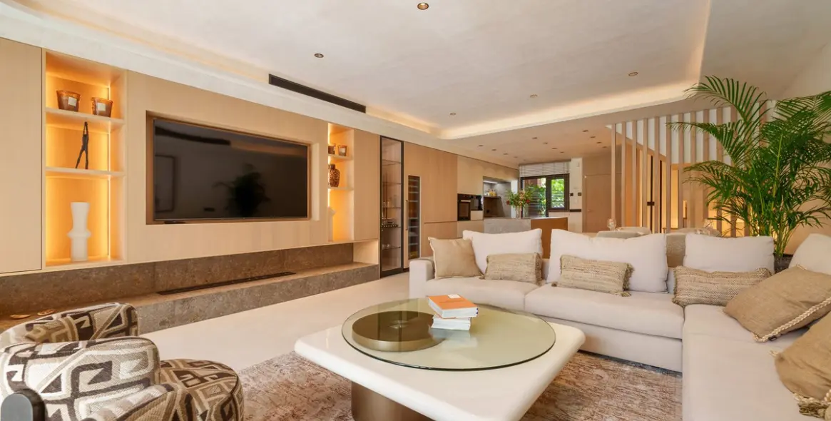 Sale of semi-detached house in Marbella (district The Golden Mile) 5