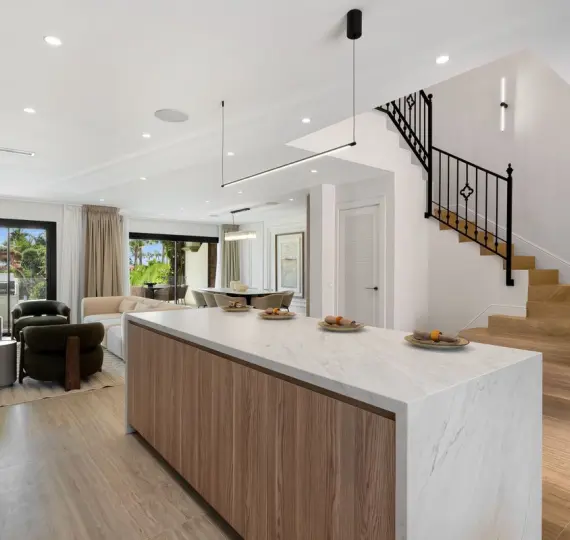 Таунхаус R5170666