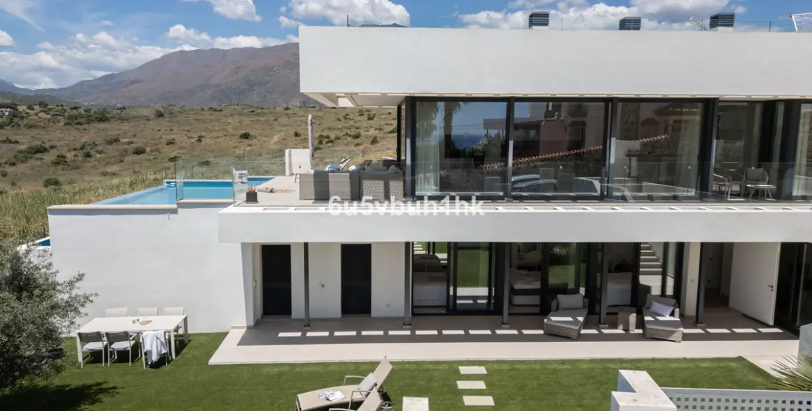 Продажа  отдельно стоящей виллы в Seghers 14