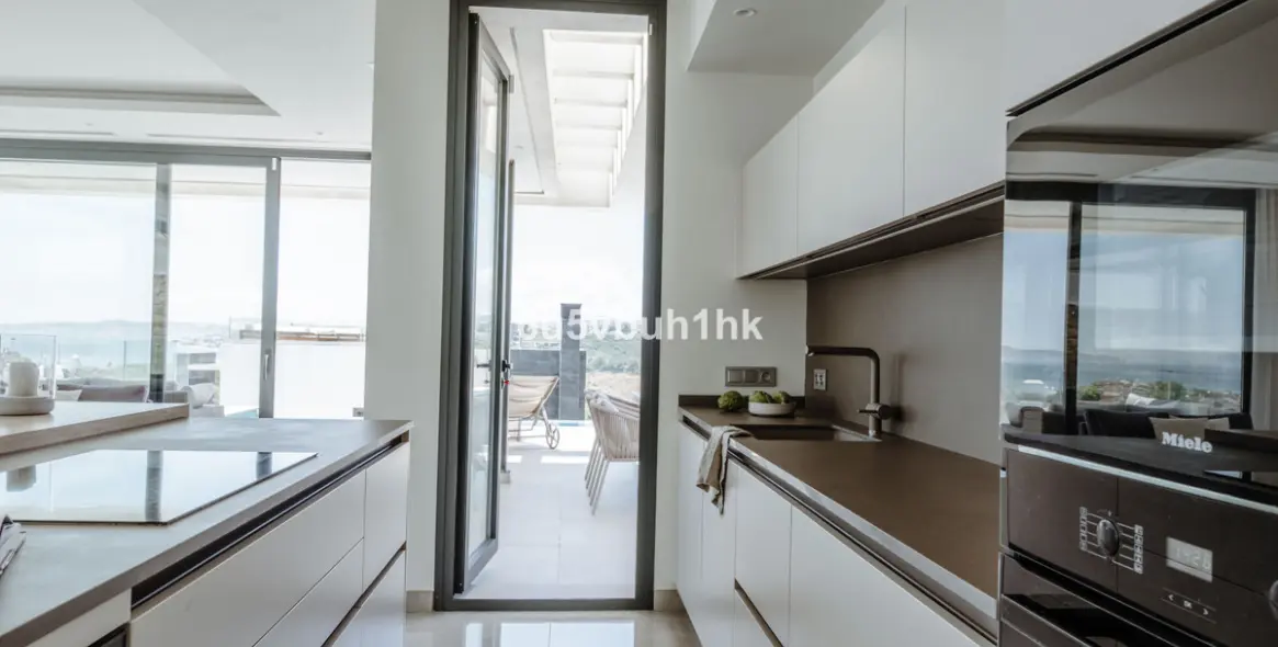 Продажа  отдельно стоящей виллы в Seghers 18