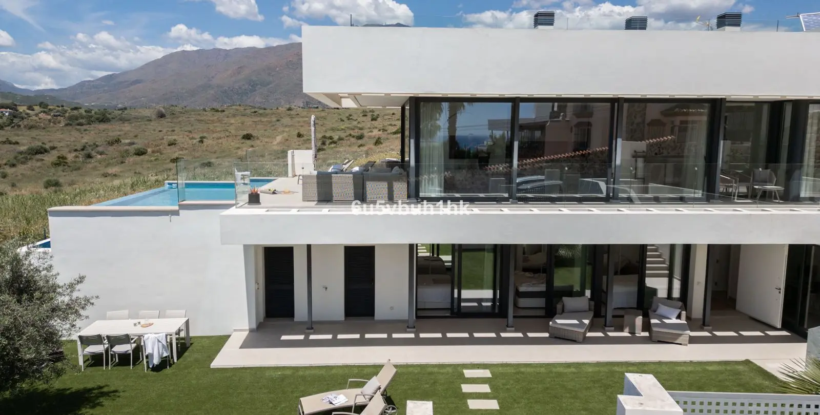 Venta de villa independiente en Seghers 14