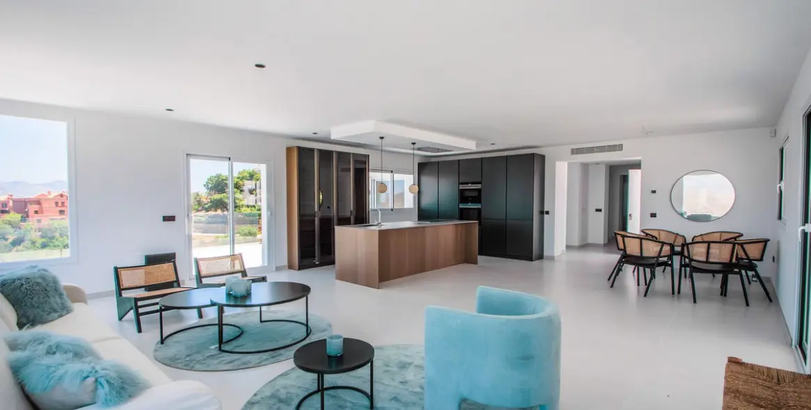 Venta de villa independiente en Marbella East (distrito La Mairena) 4