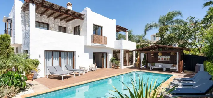 Продажа  отдельно стоящей виллы в San Pedro de Alcántara 0