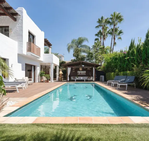 Продажа  отдельно стоящей виллы в San Pedro de Alcántara