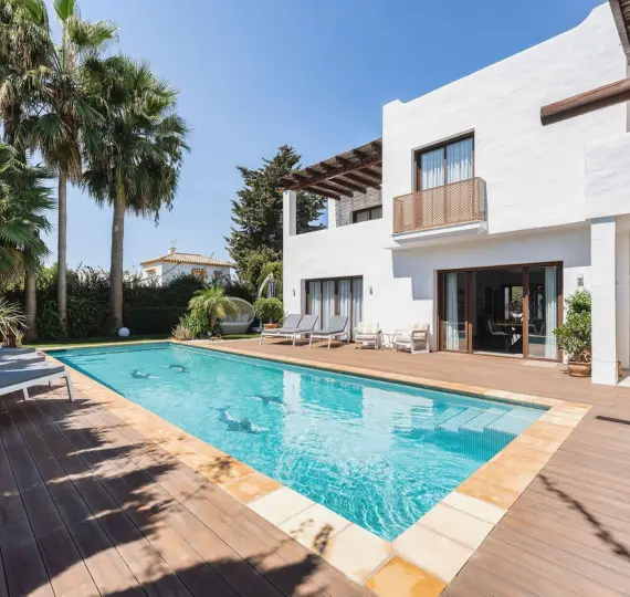 Продажа  отдельно стоящей виллы в San Pedro de Alcántara