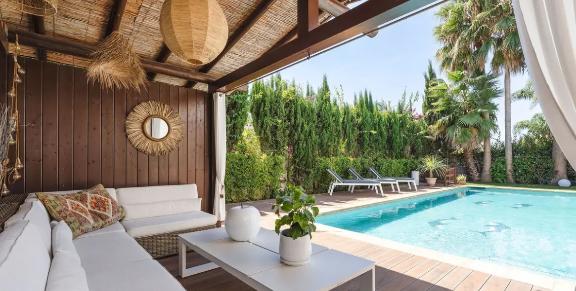 Sale of detached villa in San Pedro de Alcántara 4