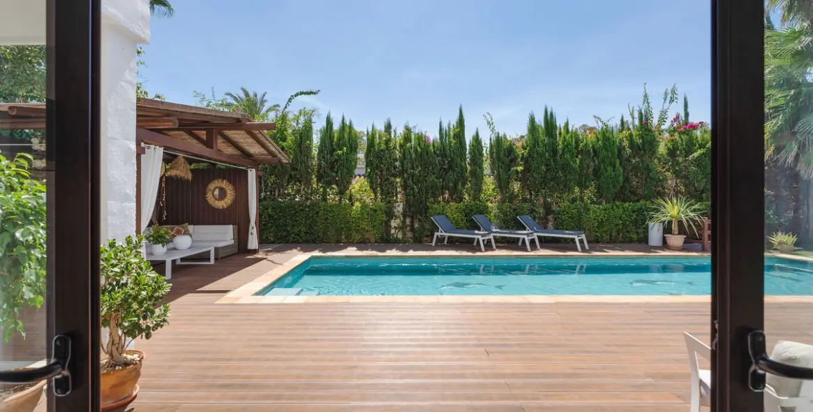 Sale of detached villa in San Pedro de Alcántara 6