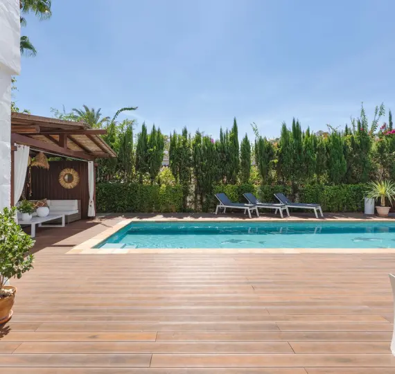 Продажа  отдельно стоящей виллы в San Pedro de Alcántara