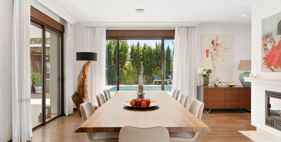 Sale of detached villa in San Pedro de Alcántara 8