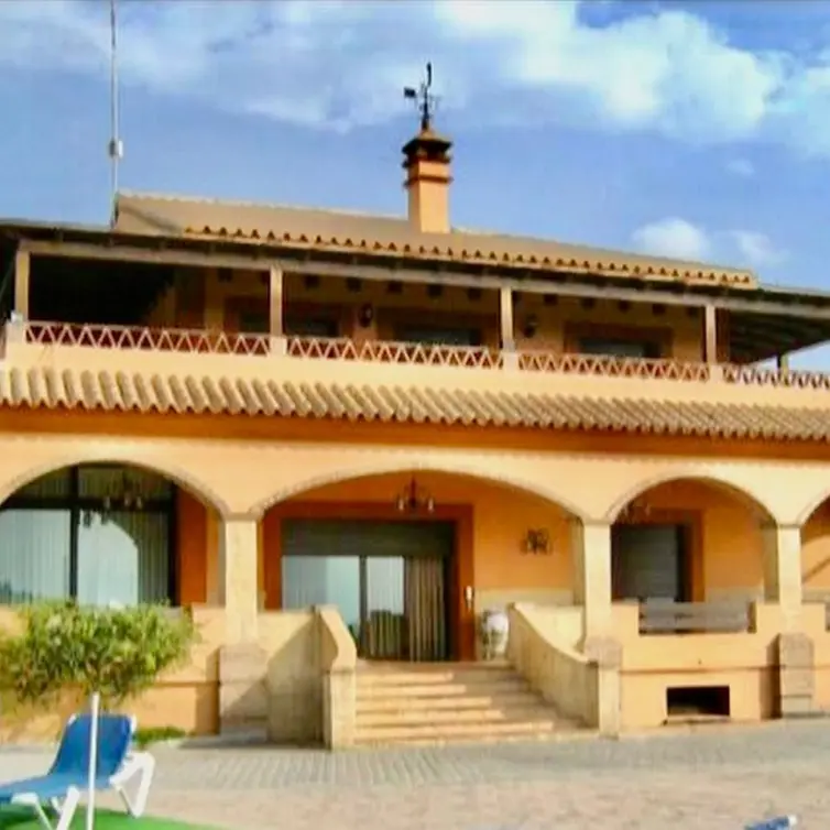 Sale of finca - cortijo in Estepona