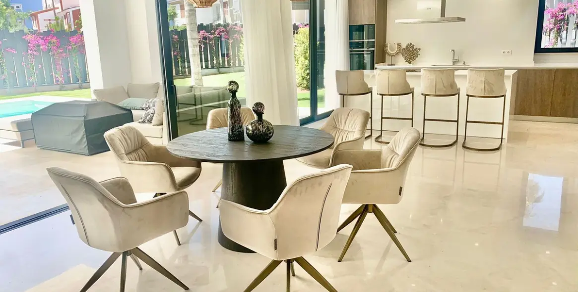 Продажа  отдельно стоящей виллы в Estepona 5