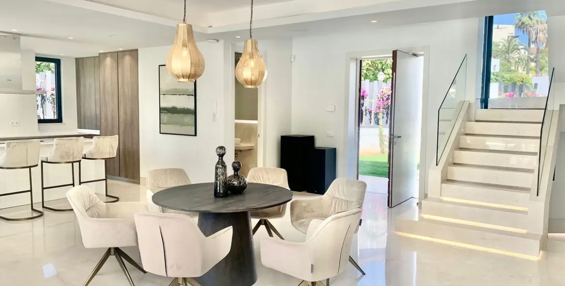 Продажа  отдельно стоящей виллы в Estepona 6