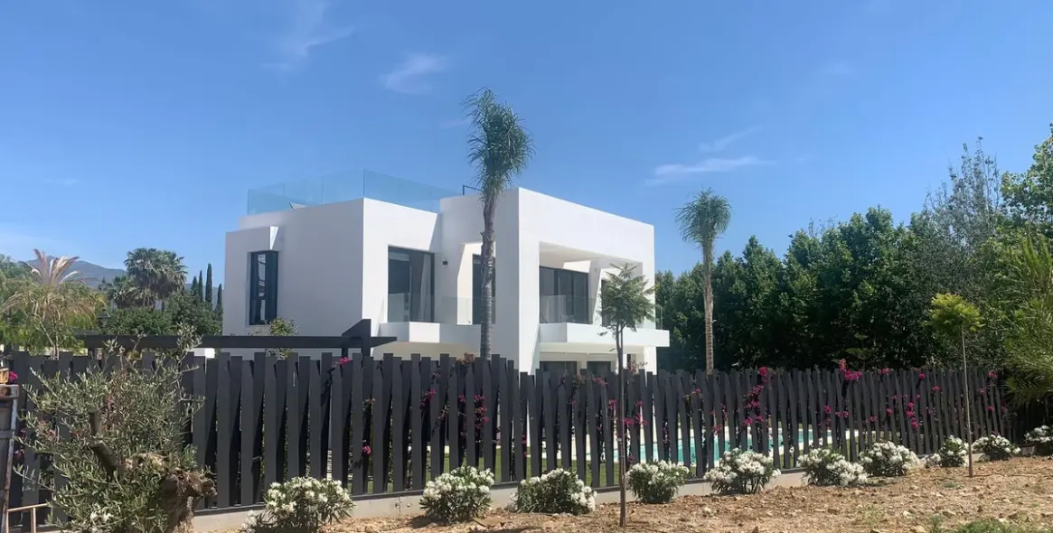 Продажа  отдельно стоящей виллы в Estepona 8