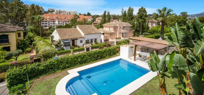 Sale of detached villa in Nueva Andalucía 1