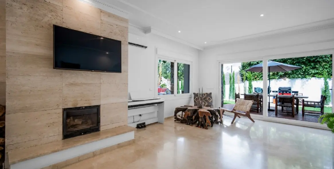 Sale of detached villa in Nueva Andalucía 5