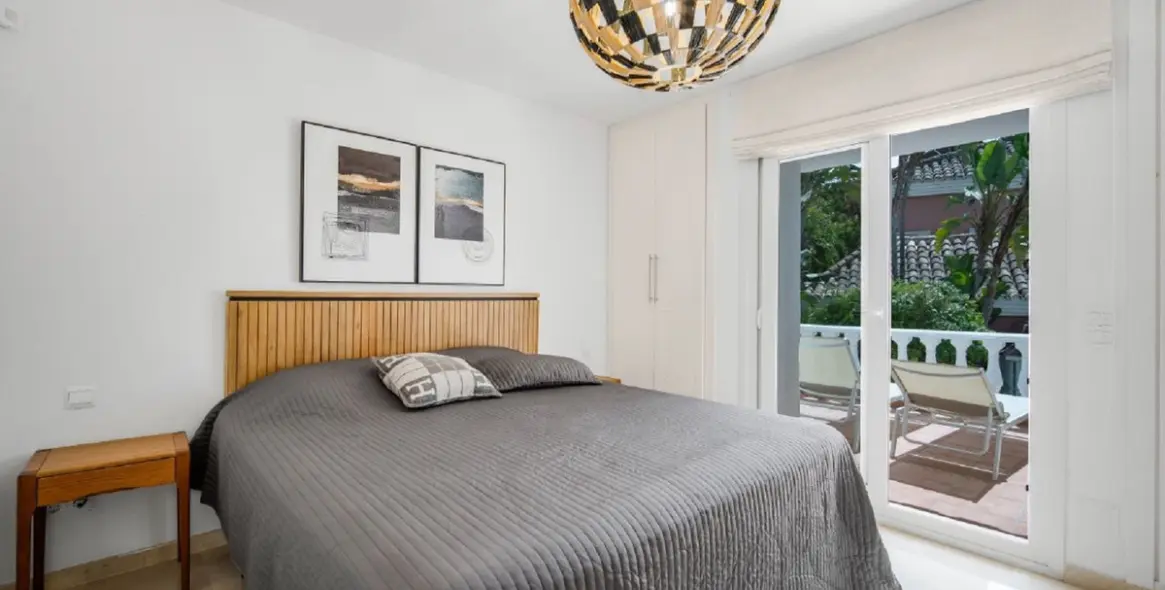 Sale of detached villa in Nueva Andalucía 11