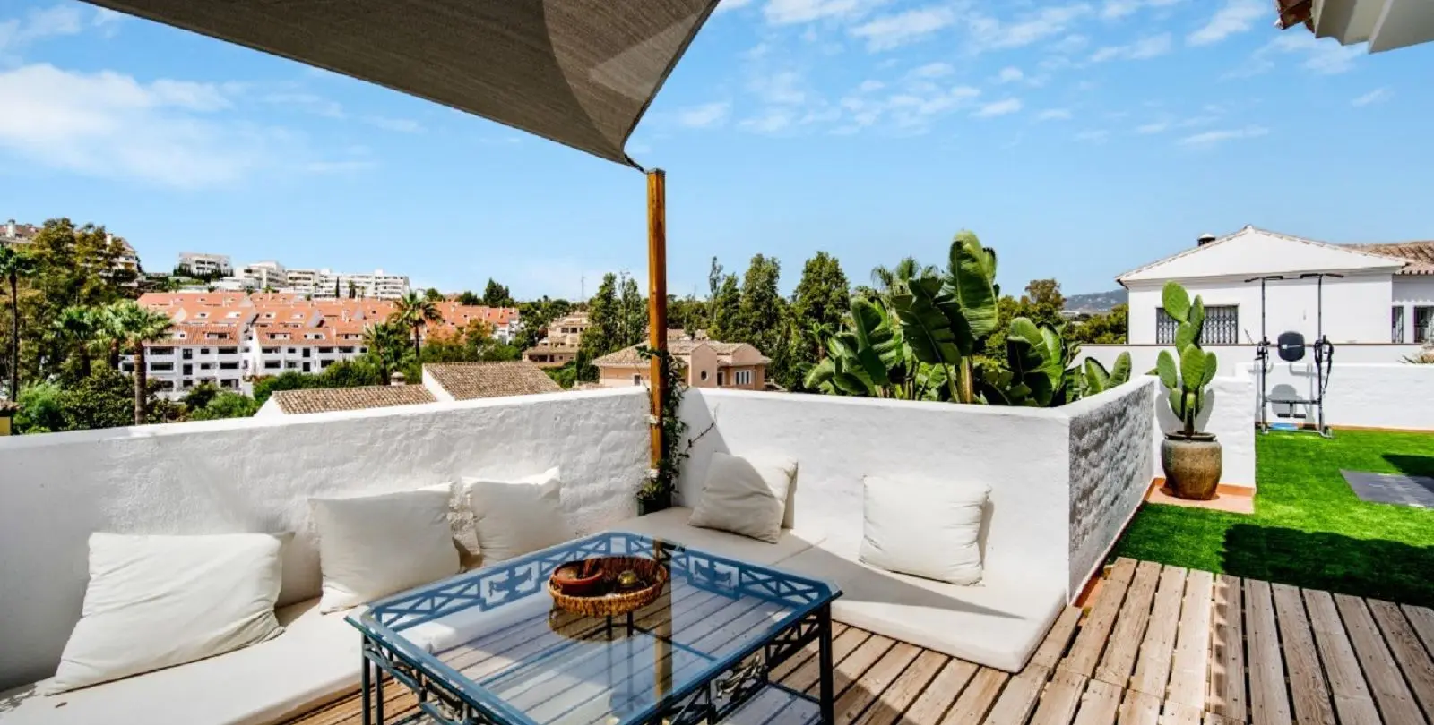 Venta de villa independiente en Nueva Andalucía 19