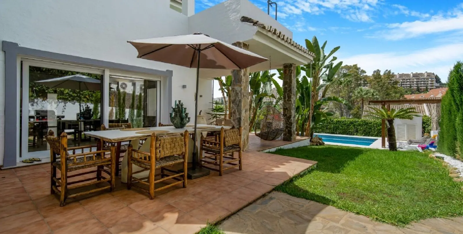 Venta de villa independiente en Nueva Andalucía 22