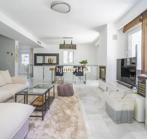 Venta de villa independiente en Nueva Andalucía