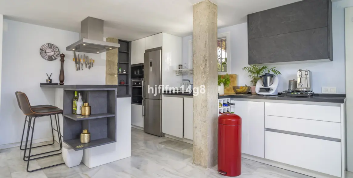 Venta de villa independiente en Nueva Andalucía 8