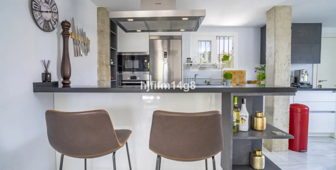 Venta de villa independiente en Nueva Andalucía 10