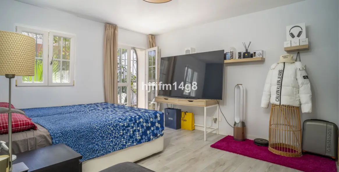 Venta de villa independiente en Nueva Andalucía 17