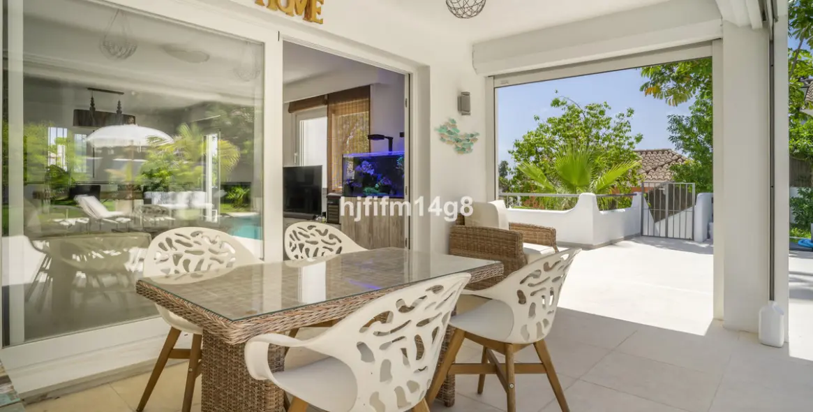 Sale of detached villa in Nueva Andalucía 21