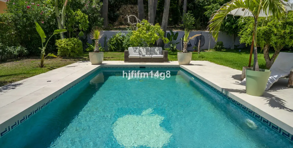 Sale of detached villa in Nueva Andalucía 24