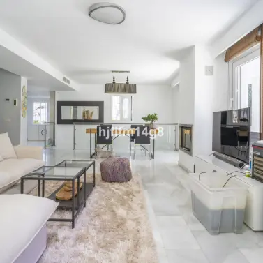 Venta de villa independiente en Nueva Andalucía