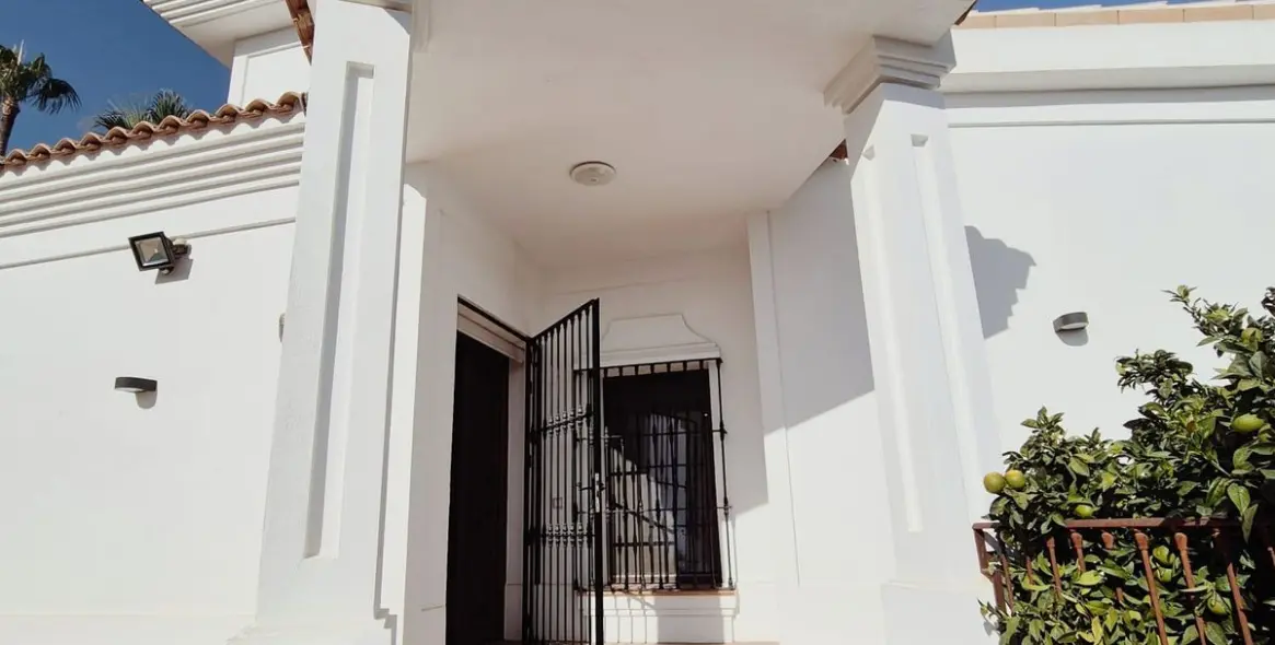 Продажа  отдельно стоящей виллы в San Pedro de Alcántara 3