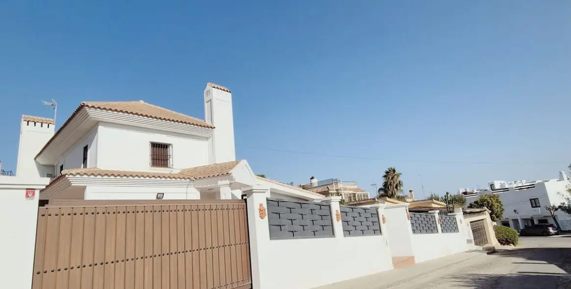 Продажа  отдельно стоящей виллы в San Pedro de Alcántara 5