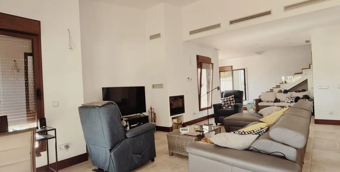 Продажа  отдельно стоящей виллы в San Pedro de Alcántara 15