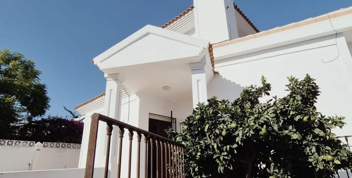 Продажа  отдельно стоящей виллы в San Pedro de Alcántara 25