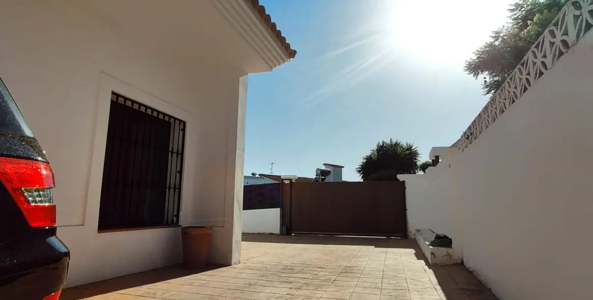 Продажа  отдельно стоящей виллы в San Pedro de Alcántara 48