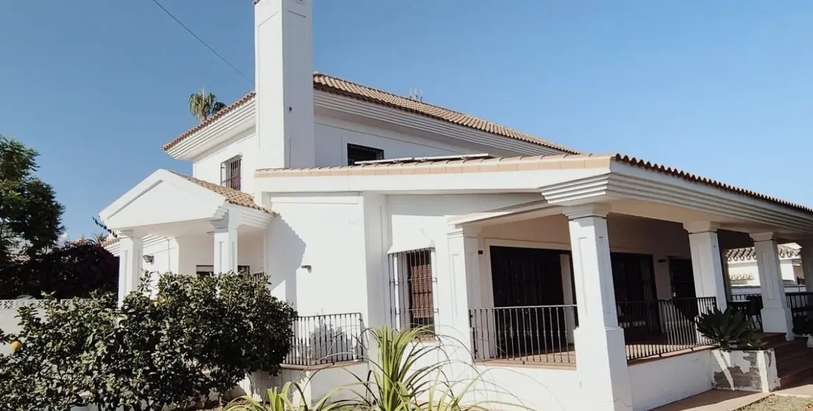 Продажа  отдельно стоящей виллы в San Pedro de Alcántara 54